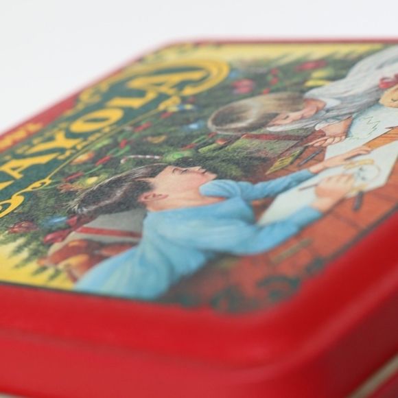 Vintage 1992 Crayola Tin with Original Crayons - Picture 2 of 12